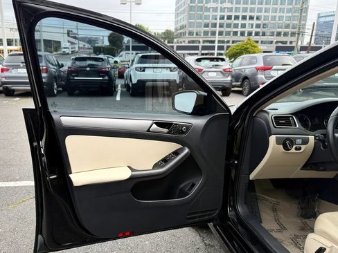 Used 2014 Volkswagen Jetta TDI FWD image 9