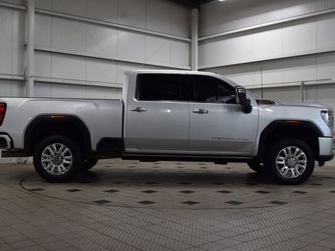 Used 2023 GMC Sierra 2500 Denali w/ Denali Ultimate Package image 9
