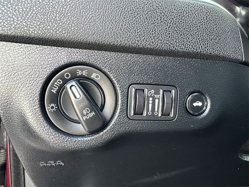 Used 2018 Dodge Charger SXT w/ Blacktop Package image 27