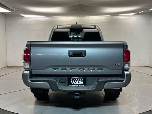 Used 2021 Toyota Tacoma TRD Off-Road w/ Technology Package AWD/4WD image 4