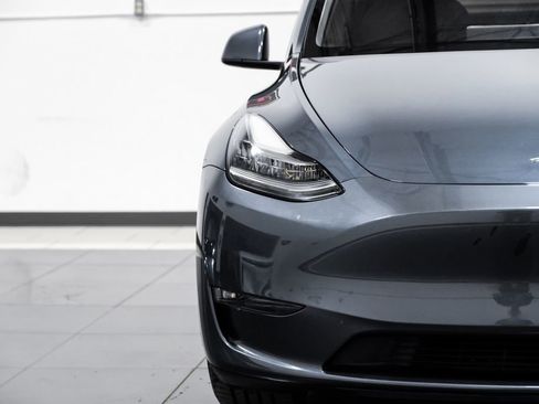 Used 2023 Tesla Model Y Long Range AWD/4WD image 45