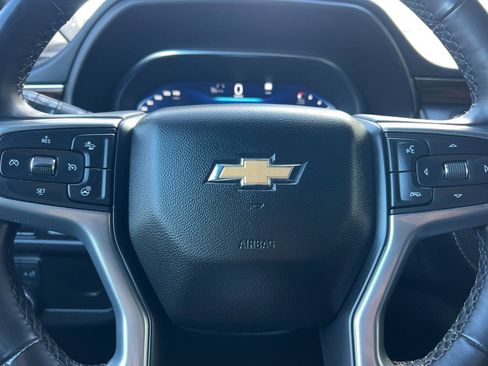 Used 2023 Chevrolet Suburban Premier image 25