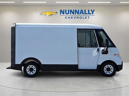 New 2025 Chevrolet Brightdrop 400 image 6