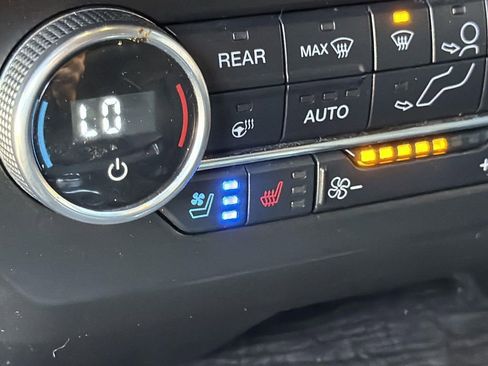 Used 2021 Ford Expedition Limited image 17