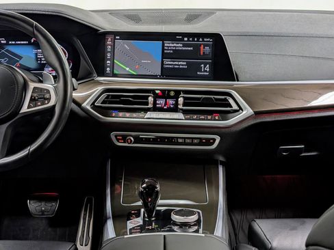 Used 2022 BMW X5 M50i w/ Premium Package image 27