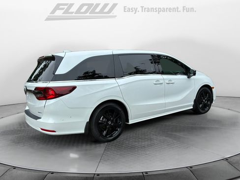 Used 2024 Honda Odyssey Sport image 9