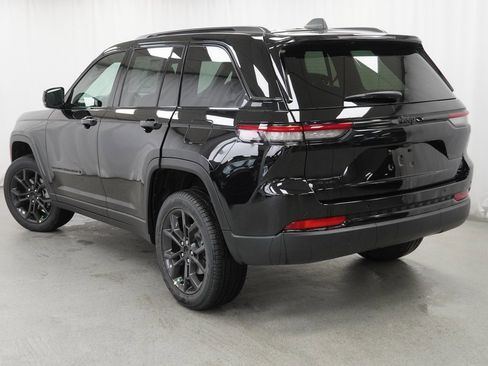 New 2025 Jeep Grand Cherokee Limited w/ Trailer Tow Package image 13