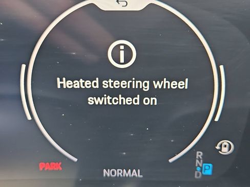 Certified 2025 Porsche Macan 4 Electric AWD/4WD image 24