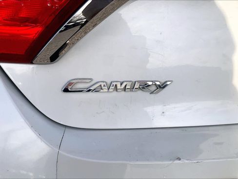 Used 2016 Toyota Camry SE image 30