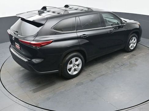 Certified 2022 Toyota Highlander LE image 41