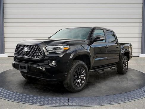 Used 2023 Toyota Tacoma Limited w/ Nightshade Package AWD/4WD image 3