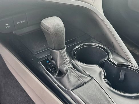 Used 2019 Toyota Camry LE FWD image 16