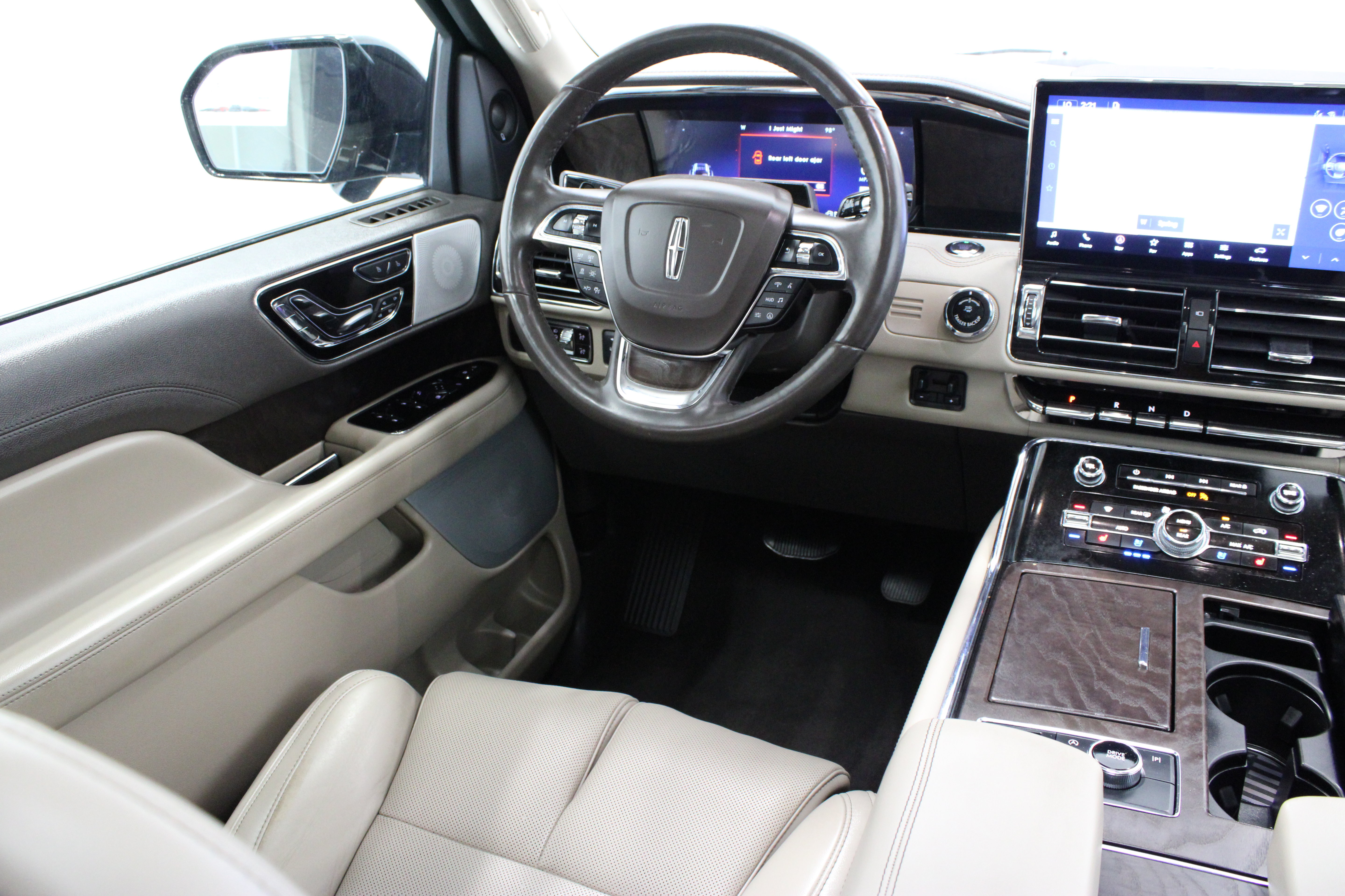 Used 2024 Lincoln Navigator Reserve AWD/4WD image 34