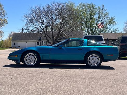 Used 1992 Chevrolet Corvette Coupe RWD image 5