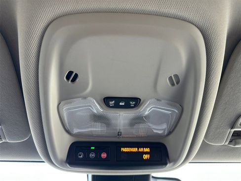 Used 2022 Buick Encore GX Select image 38