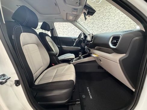 New 2026 Hyundai Venue SEL FWD image 9
