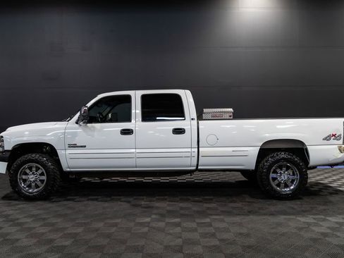 Used 2002 Chevrolet Silverado 2500 LS w/ Electrical Convenience Pkg AWD/4WD image 3