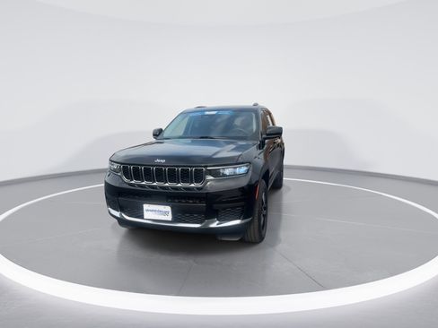 Used 2021 Jeep Grand Cherokee L Laredo w/ Luxury Tech Group I image 3