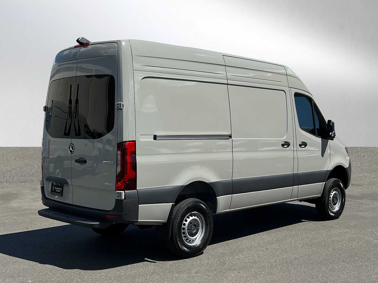 Used 2026 Mercedes-Benz Sprinter 2500 image 3