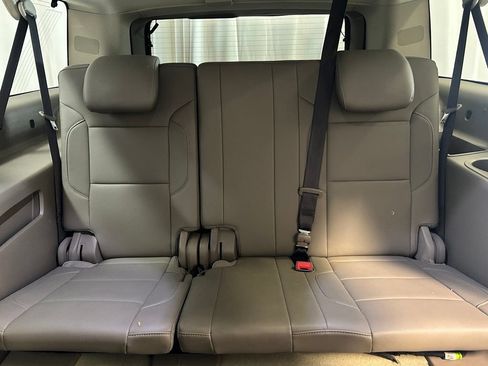 Used 2017 Chevrolet Suburban Premier AWD/4WD image 23