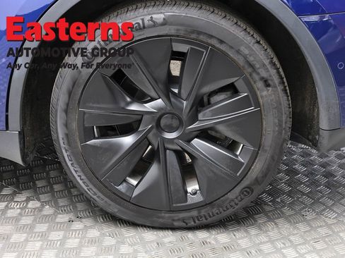 Used 2020 Tesla Model Y Long Range image 18