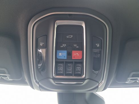 Used 2026 Jeep Grand Cherokee L Limited w/ Limited Altitude Package RWD image 31