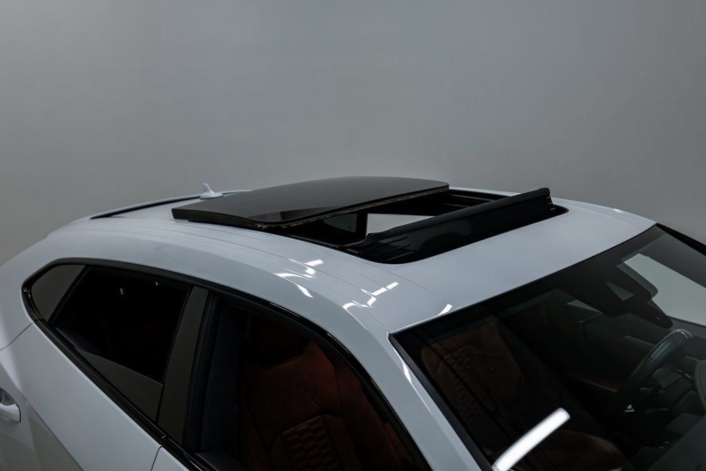Used 2021 Lamborghini Urus AWD/4WD image 29
