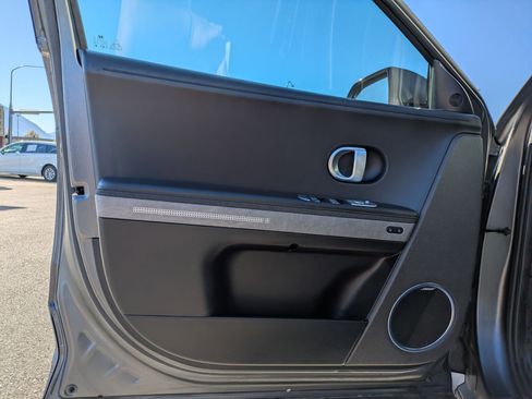 Used 2023 Hyundai Ioniq 5 Limited image 15