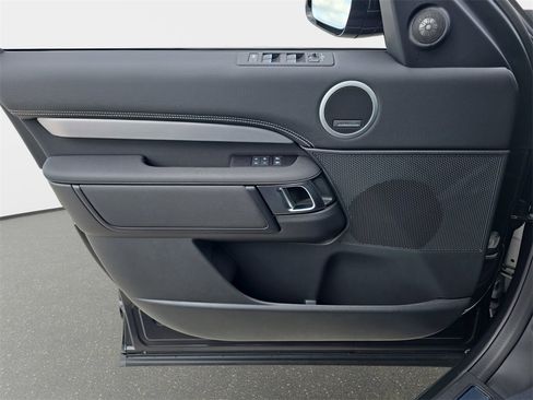 New 2026 Land Rover Discovery Limited Edition image 27