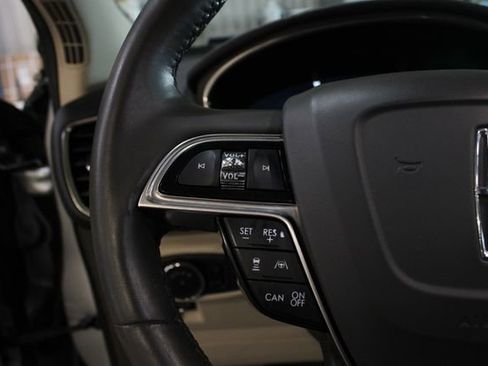 Used 2020 Lincoln Nautilus Reserve w/ Equipment Group 201A image 13
