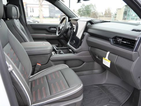 New 2026 GMC Yukon AT4 Ultimate AWD/4WD image 21
