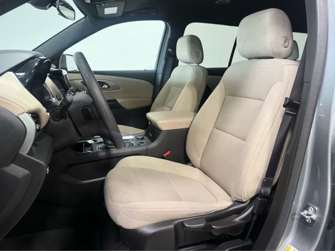 Used 2023 Chevrolet Traverse LS AWD/4WD image 13