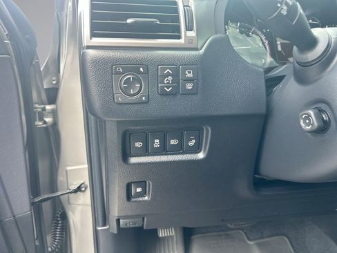 Used 2023 Lexus GX 460 Luxury w/ Sport Design Package AWD/4WD image 38
