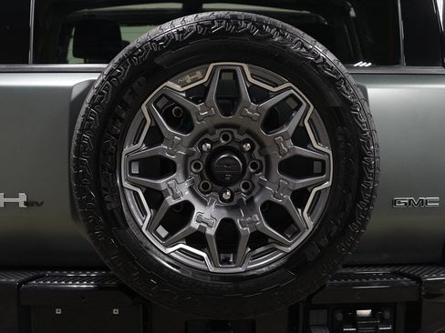 Used 2024 GMC Hummer EV 3X AWD/4WD image 39