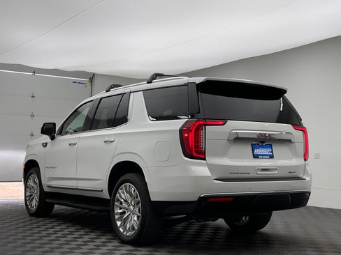 Used 2024 GMC Yukon SLT w/ SLT Luxury Package AWD/4WD image 13