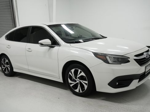 Used 2020 Subaru Legacy Premium image 3