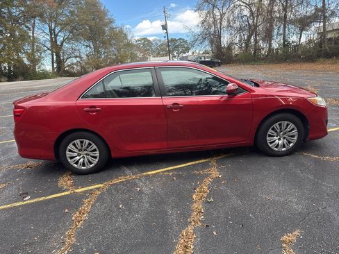 Used 2012 Toyota Camry L image 6