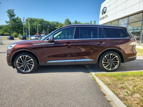 Used 2020 Lincoln Aviator Reserve w/ Equipment Group 202A AWD/4WD image 2