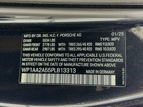 Certified 2023 Porsche Macan AWD/4WD image 12