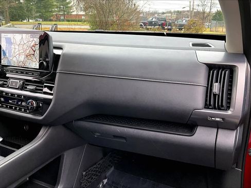 Used 2022 Nissan Pathfinder SL w/ Lighting Package (N92) image 17