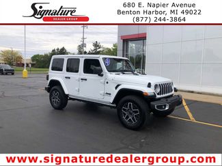Used 2025 Jeep Wrangler Unlimited Sahara AWD/4WD video 1
