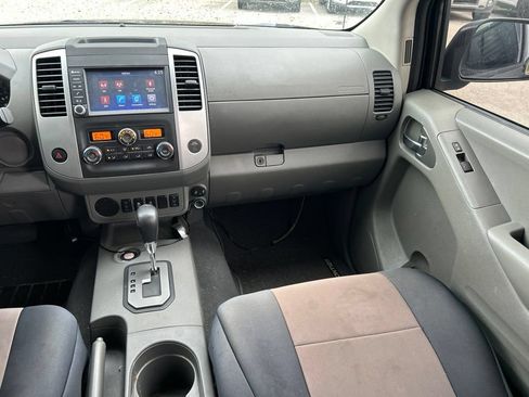 Used 2020 Nissan Frontier SV RWD image 12