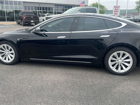 Used 2017 Tesla Model S 75D AWD/4WD image 10