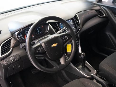 Used 2021 Chevrolet Trax LS w/ Tint and Cruise Package FWD image 3