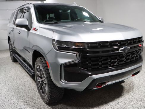 Used 2023 Chevrolet Suburban Z71 w/ Luxury Package image 5