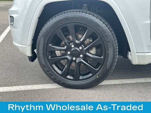 Used 2019 Jeep Grand Cherokee Altitude AWD/4WD image 11