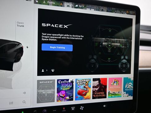 Used 2023 Tesla Model Y Long Range image 16