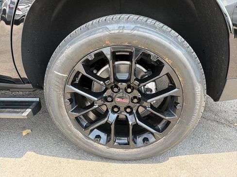 New 2026 GMC Yukon Denali w/ Denali Reserve Package AWD/4WD image 26