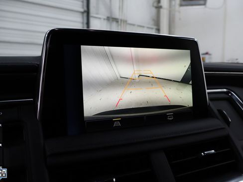 Used 2024 Chevrolet Suburban LT image 19