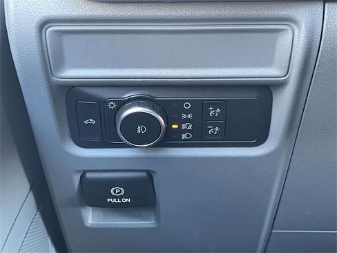 Used 2021 Ford F150 XLT image 32